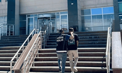 Kars'ta yolcu otobüsündeki şahsın üzerinden yasaklı madde çıktı