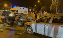 Kayseri'de otomobil ortadan büküldü: 3 yaralı