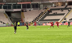 Kırmızı Şimşekler kupaya veda etti