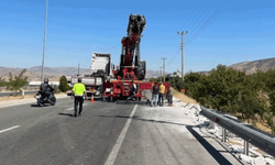 Malatya'da kontrolünü kaybeden sürücü evin bahçesine uçtu