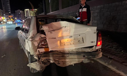 Niğde-Bor Otoyolu'nda minibüs otomobile çarptı: 1 yaralı
