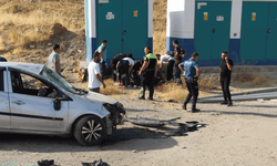Şırnak'ta sürücü kaldırıma çarpıp savruldu:3 yaralı
