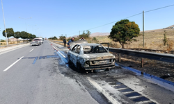 Van'da seyir halindeki İran plakalı otomobil alev alev yandı