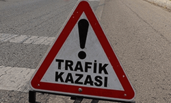 Afyon'da kontrolden çıkan otomobil şarampole devrildi: 5 yaralı