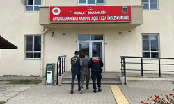 Afyonkarahisar'da yaklaşık 48 yıl hapis cezasıyla aranan şahıs yakalandı
