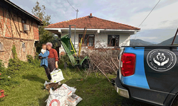 Bartın'da eşiyle tartışarak ırmağa atlayan şahsa gıda yardımı