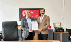 CHP İl Başkanı Yalaz mazbatasını aldı