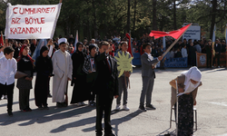 Çifteler’de öğrencilerden 29 Ekim Cumhuriyet Bayramı programı