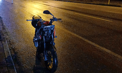 Çorum'da bariyerlere çarpan motosikletli genç öldü