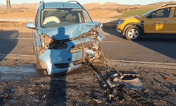 Elazığ'da iki hafif ticari otomobil çarpıştı: 1 yaralı