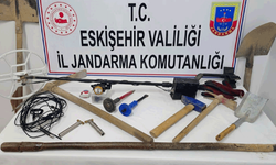 Eskişehir'de definecilere suçüstü: 3 tutuklama