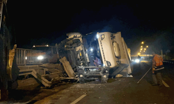 Eskişehir'de kontrolden çıkan tır 20 metre sürüklendi