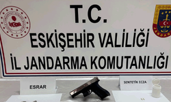 Eskişehir'de operasyon: Uyuşturucu ve silahla yakalandı