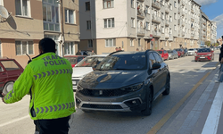 Eskişehir'de otomobil yaşlı kadına çarptı: Durumu ağır