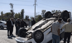 Iğdır'da trafik kazası: Araç ters döndü