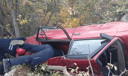 Karaman’da otomobil uçuruma yuvarlandı: 3 yaralı