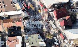 Kocaeli'de çöken bina havadan görüntülendi