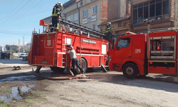 Kütahya'da eski sanayi sitesinde korkutan yangın: 1 itfaiye eri yaralandı