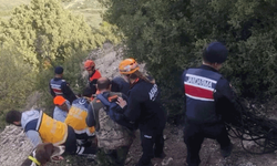 Uşak'ta bir kişi dere yatağına düştü