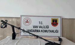 Van'da izinsiz define arayanlara suçüstü baskın