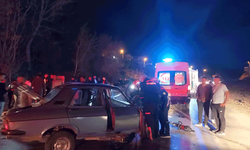 Adana'da otomobiller kafa kafaya çarpıştı: 7 yaralı