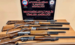 Afyon’da polis saksılarda kenevir ele geçirdi