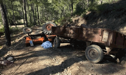 Antalya'da feci kaza: Traktörün altında kalan sürücü öldü