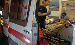 Antalya'da iki otomobil çarpıştı