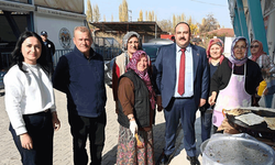 Başkan Hamamcı’dan gözleme standına ziyaret