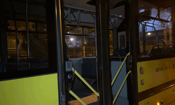 Bursa'da otobüs ile kamyonet çarpıştı