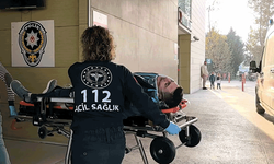 Bursa’da otomobille çarpışan motosiklet sürücüsü ağır yaralandı