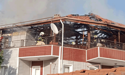 Denizli'de binanın çatı katından yangın