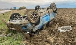 Edirne'de otomobil takla attı: 2 yaralı