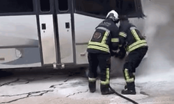 Elazığ’da midibüs yangını paniğe neden oldu