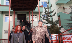 Emniyet müdürü Karaburun, okul önlerindeki uygulamaları denetledi