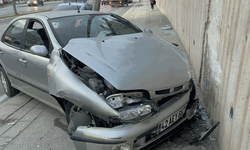 Eskişehir'de kontrolden çıkan araç hurdaya döndü