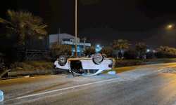 Hatay'da ters dönen otomobilin sürücüsü yaralandı