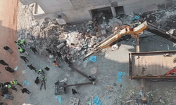 Hatay'da vincin kırılmasıyla 2 işçi 25 metreden yere çakıldı