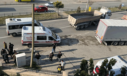 Iğdır'da polsileri taşıyan servis minbüsü kaza yaptı