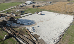 İnönü’de futbol sahası ve camii çevresi yenileniyor