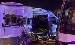 İzmir'de işçi servisleri çarpıştı: 15 yaralı