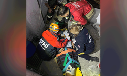 Karabük'te apartman boşluğuna düşerek yaralanan yaşlı adamı ekipler kurtardı