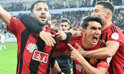 Kırmızı Şimşekler evinde galip geldi