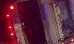 Kocaeli'de otomobil ile çarpışan işçi servisi devrildi: 8 yaralı