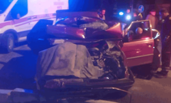 Kütahya’da trafik kazası: Kamyona çarpan araçta can pazarı