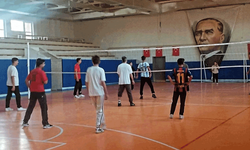 Mahmudiye’de Voleybol GSB Spor Okulları çalışmaları sürüyor