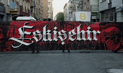 Nefer’in el emeği pankartı sosyal medya’da gündem oldu