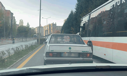 Okul servisini sıkıştırdı, abartı egzozuyla vatandaşı bezdirdi