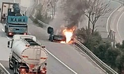 Sakarya'da otomobil alevlere teslim oldu