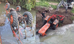 Samsun’da traktör kazası: Sürücü yara almadan kurtuldu